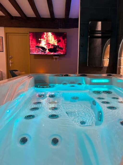 Guéméné-sur-Scorff L'Etreinte, Gite De Charme Avec Jacuzzi Interieur Et Sauna المظهر الخارجي الصورة